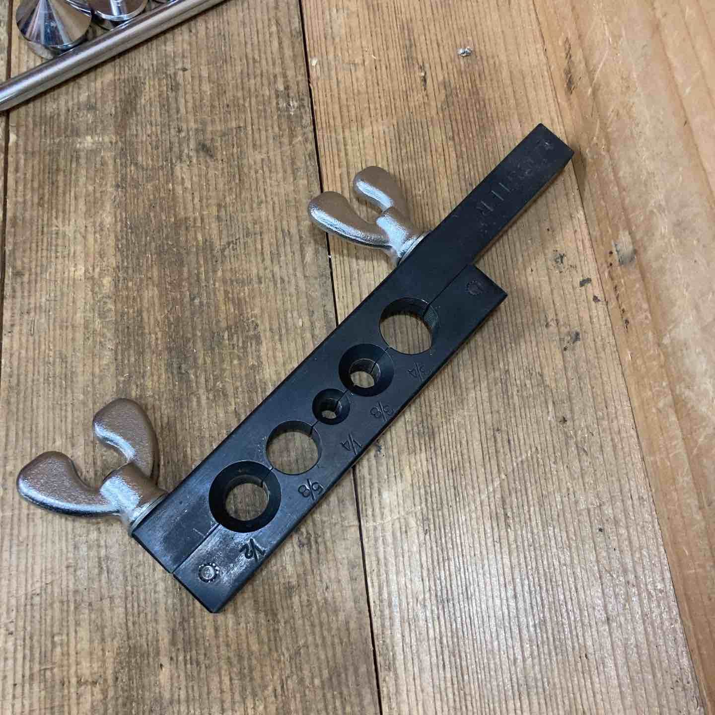 スウェイジングツール