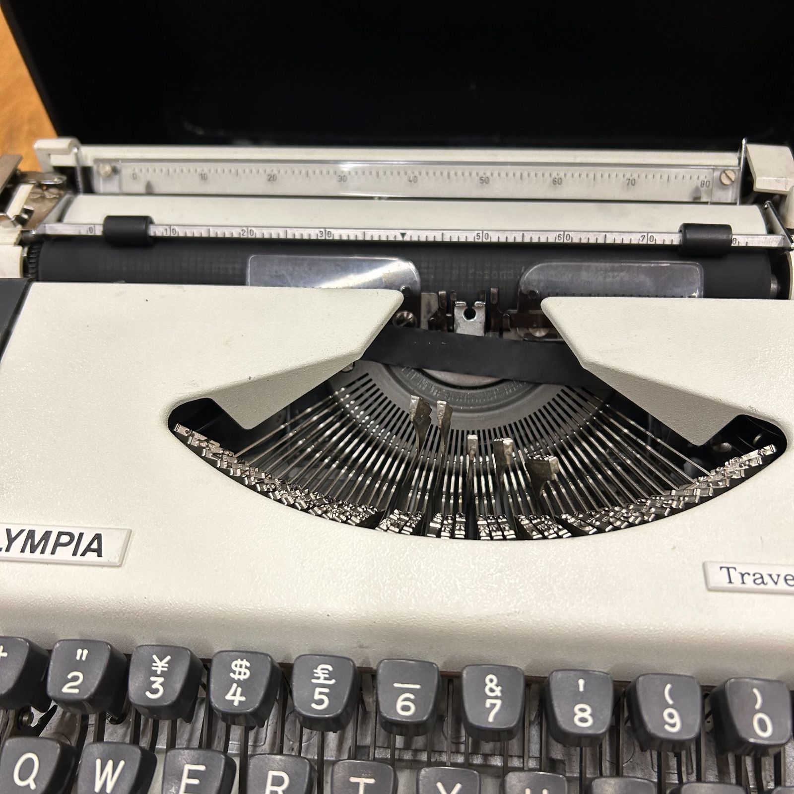 OLYMPIA Traveller de Luxe タイプライター ケース付き 美品