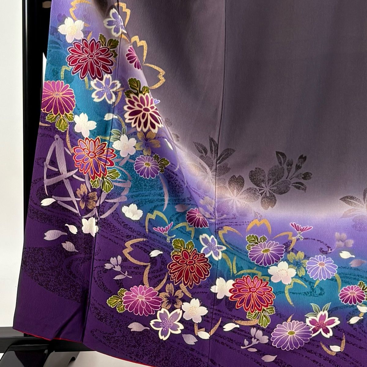 振袖 身丈163cm 裄丈64.5cm M 袷 菊 流水 金彩 ぼかし 灰紫 正絹