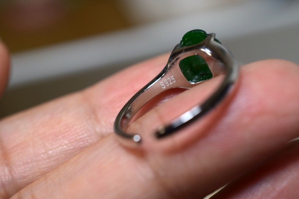 RS7-85 シルバー 深緑 弥勒仏 みろくぶつ ミャンマー産 天然 本翡翠