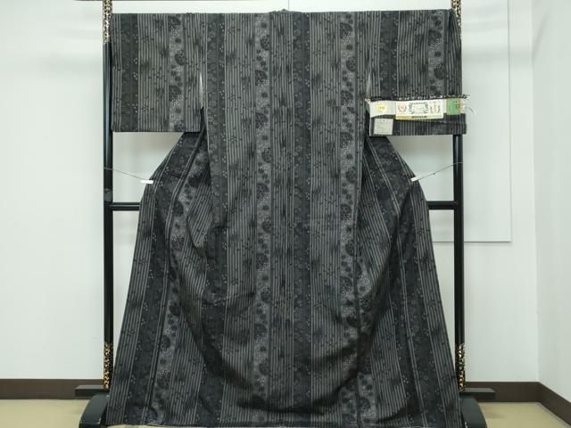 平和屋着物 上 結城紬 奥順 はたおり娘 100亀甲 平織り 草花間道 黒地 やまと誂製 証紙付き CZAA3334s5