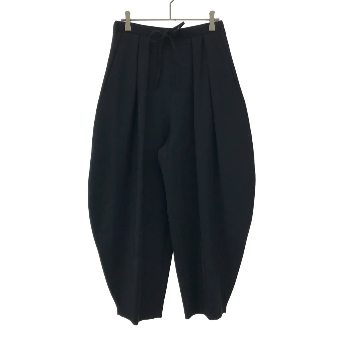 ETRE TOKYO キャバルリーツイルワイドパンツ ブラック　M ETRE TOKYO（エトレトウキョウ）の「キャバルリーツイルワイドパンツ