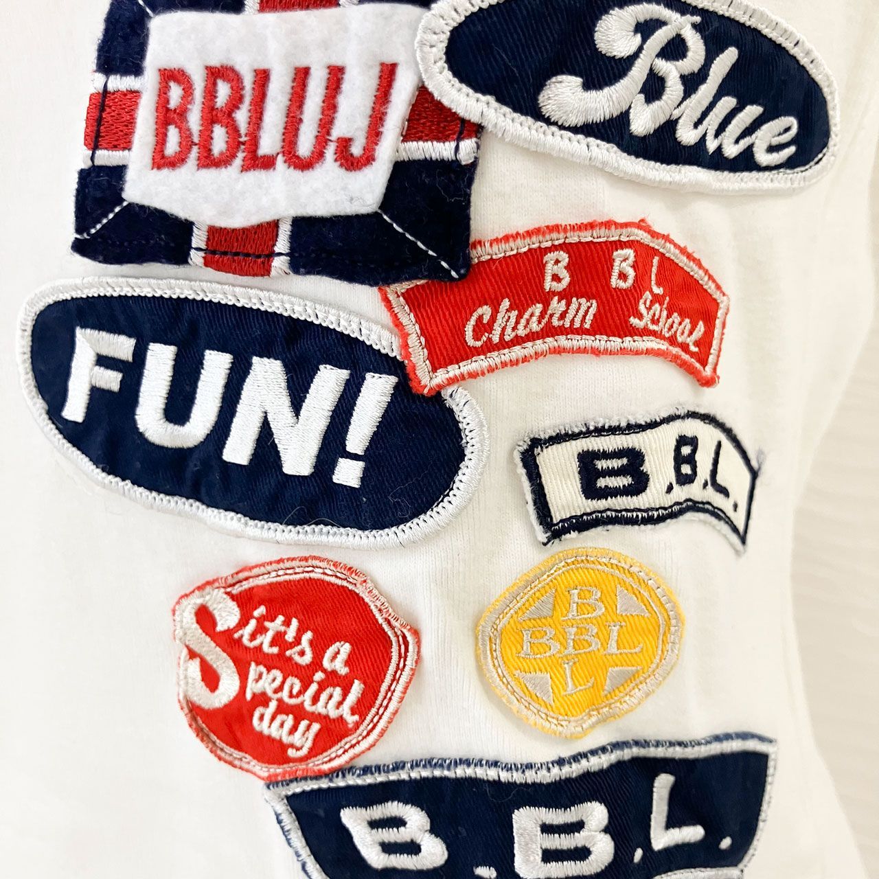 新品タグ付「BURBERRYバーバリーブルーレーベル」ロゴ刺繍半袖