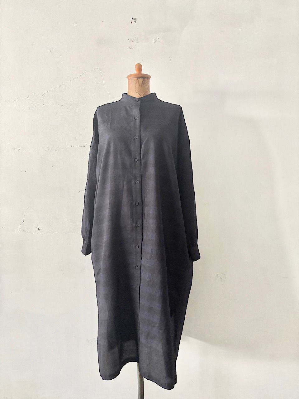 maison de soil ウールシルク バンドカラー ロングシャツ ワンピース