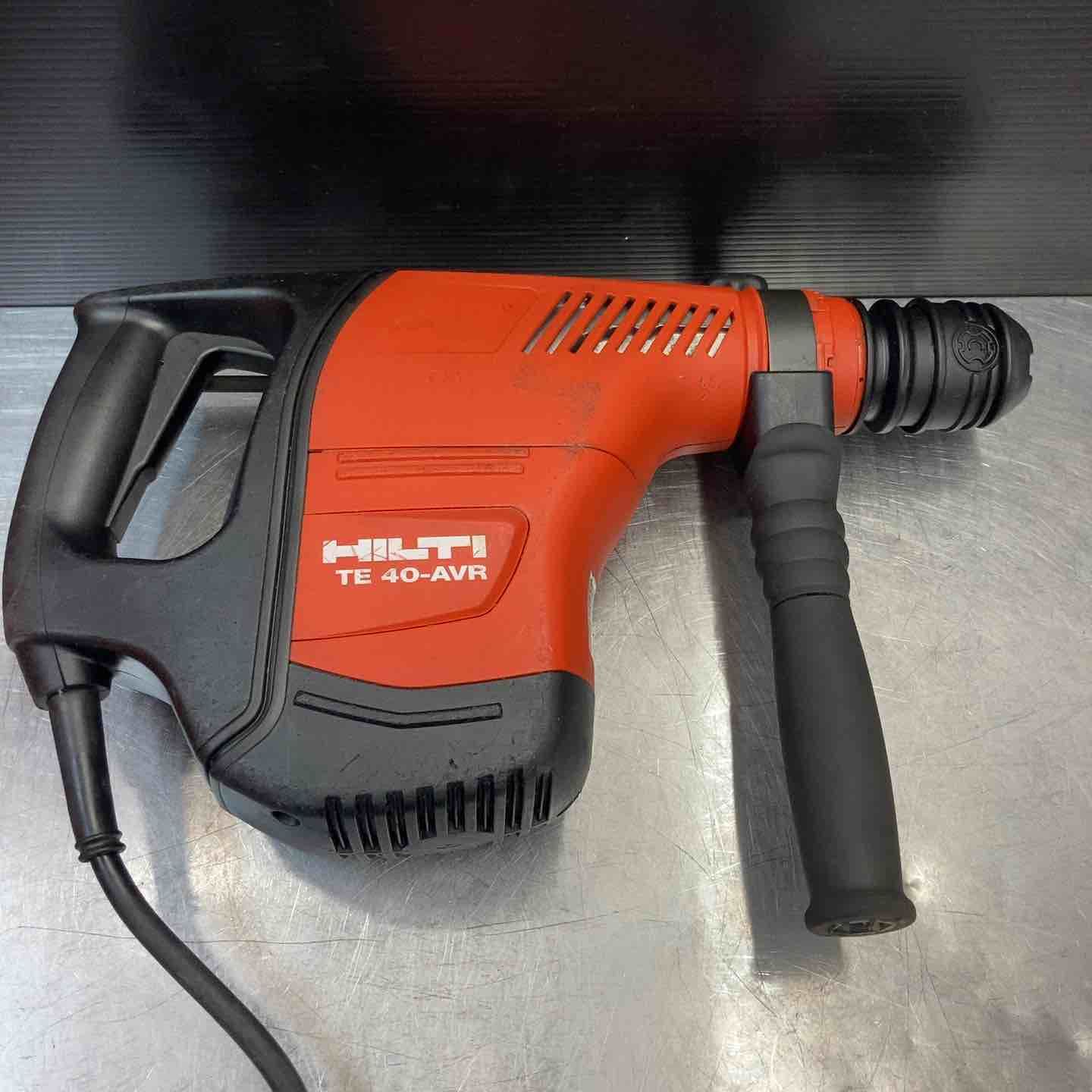コード式ハンマドリル TE40-AVR