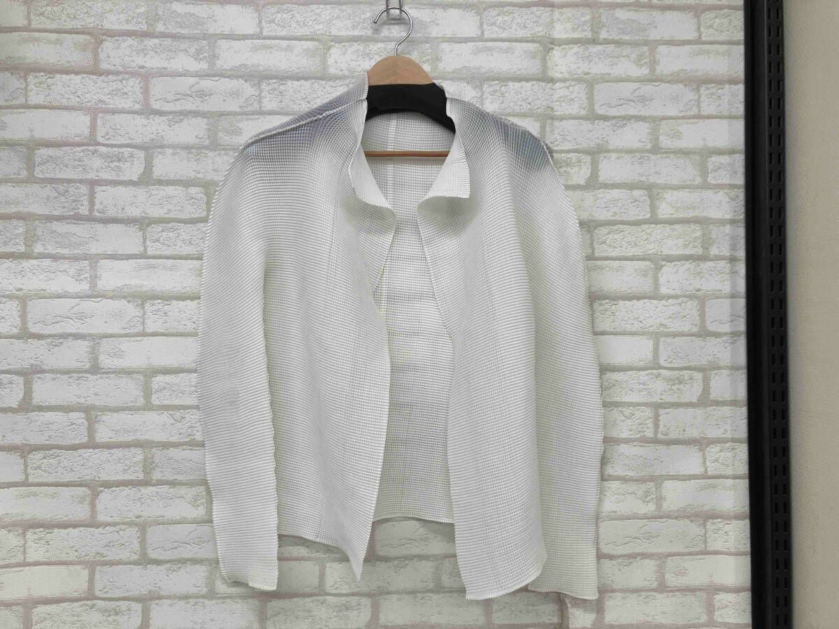 ISSEY MIYAKE me MI41FO001 イッセイミヤケ ミー レディース ホワイト ポリエステル カーディガン 長袖シミ有