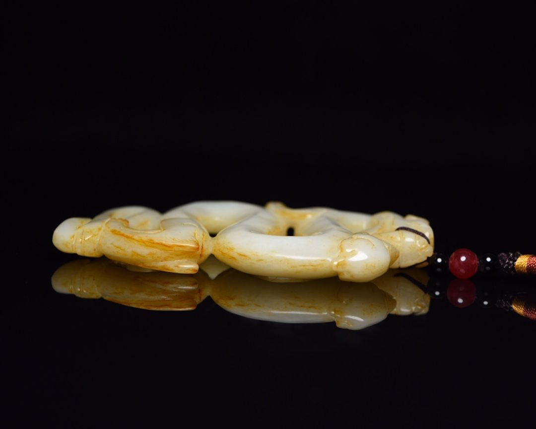 旧家蔵出し 和田玉細密彫 高古件 透空彫 飛龍在天 根付 置物 賞物 供養