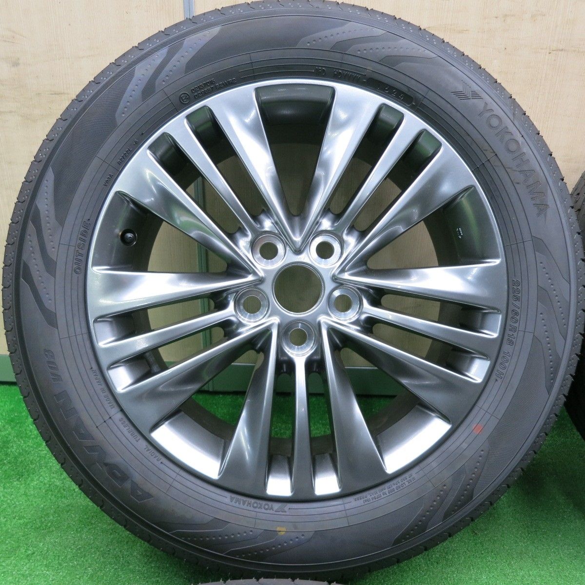 新車取り外し 40アルファード ハリアー等 225/65R17 ヨコハマ