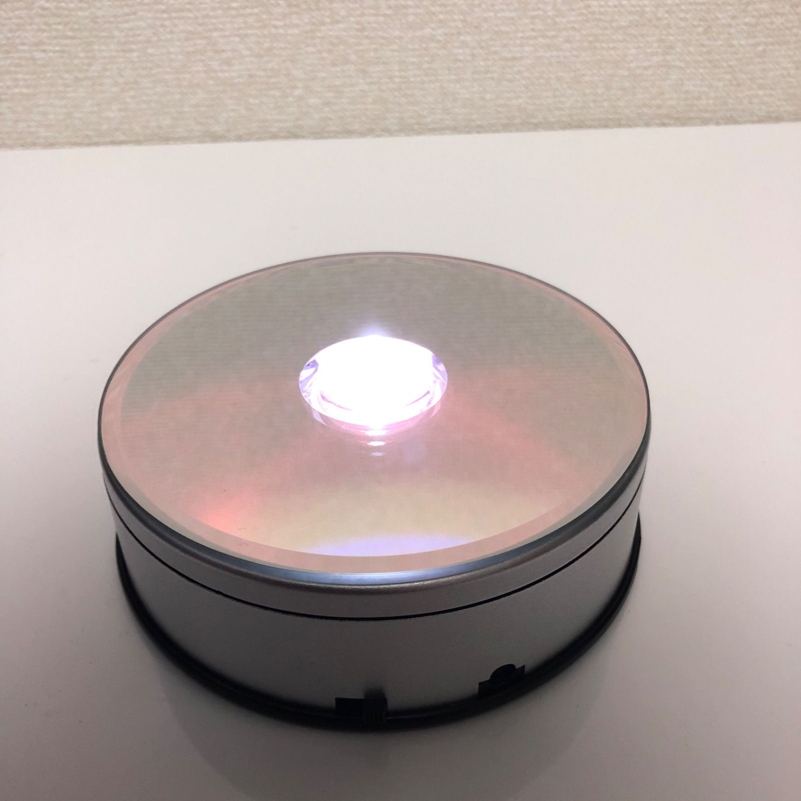 ディズニー 白雪姫リンゴのガラス細工＋ライト付台座 - メルカリ