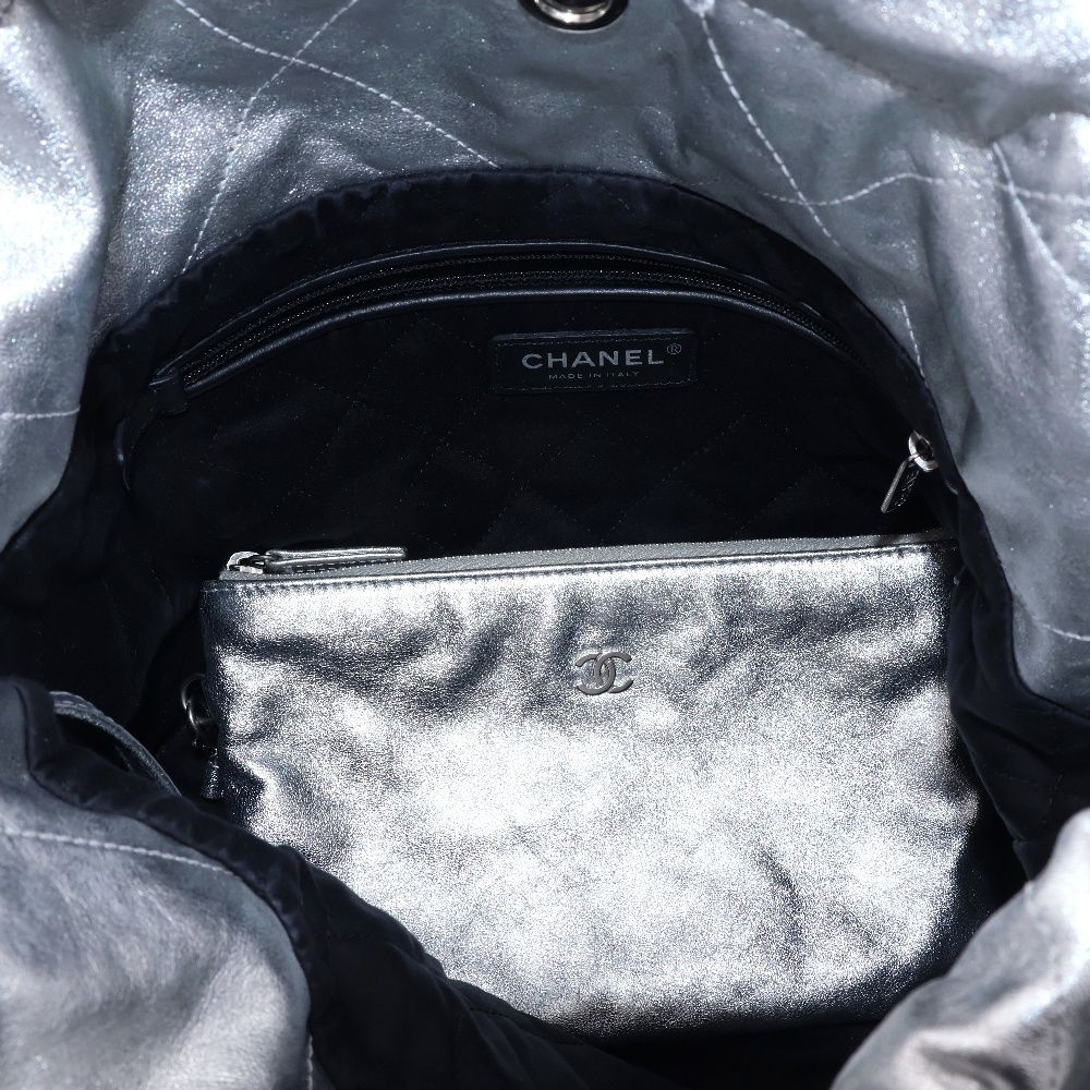 CHANEL (シャネル) シャネル22 ポーチ付き カーフスキン チェーン