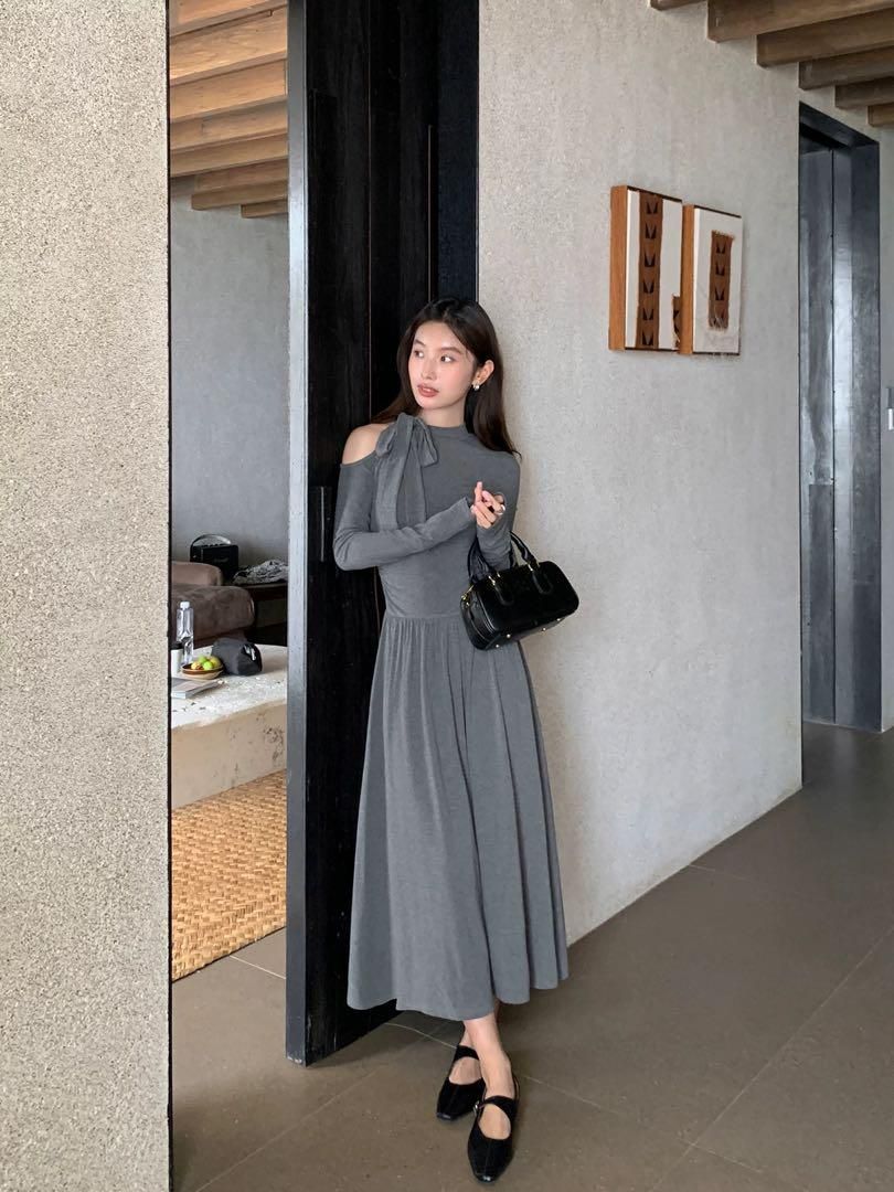 注目度抜群 春のワンショルダーロングニットドレス