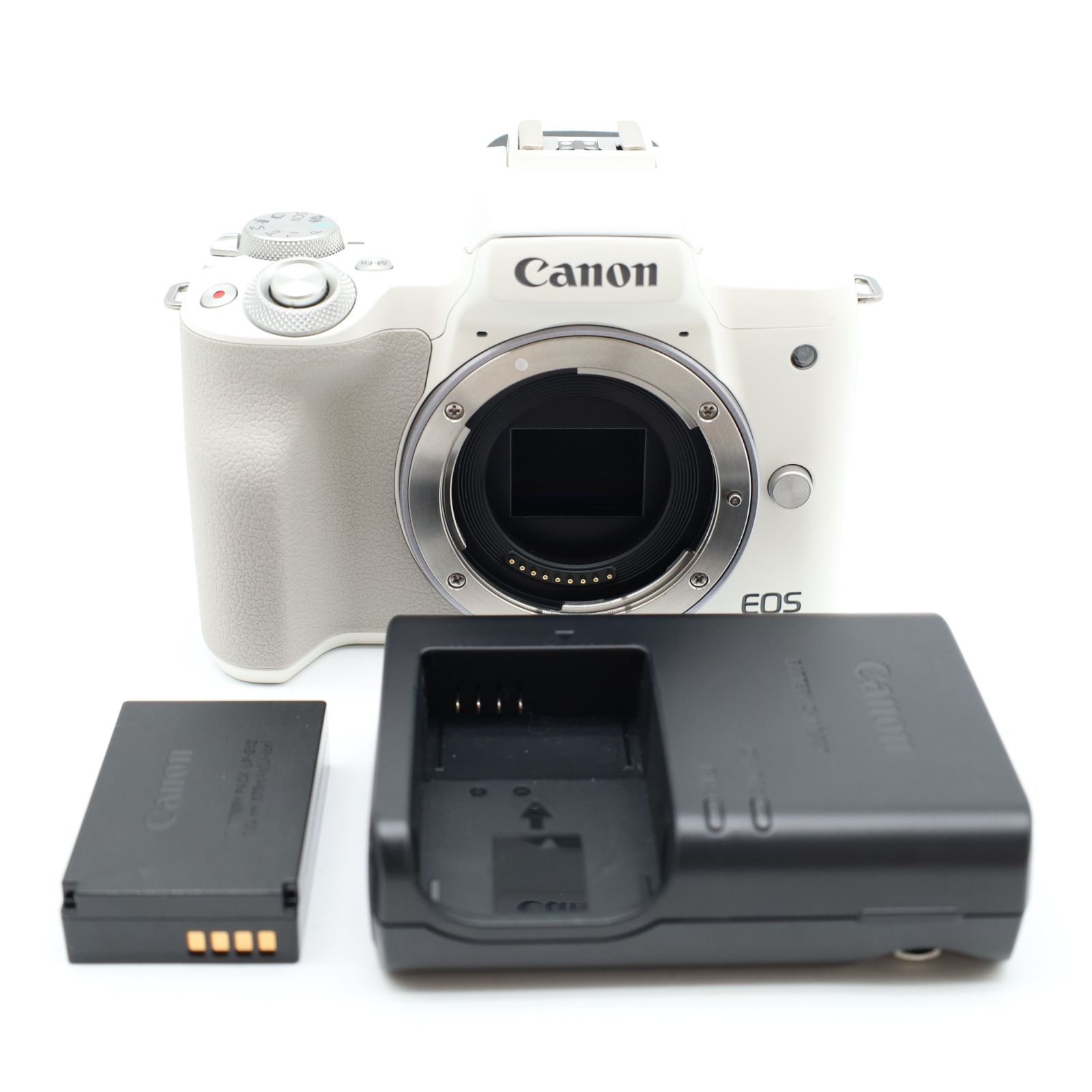 1000ショット台！新品級 ☆ Canon EOS Kiss M2 ボディー ホワイト 