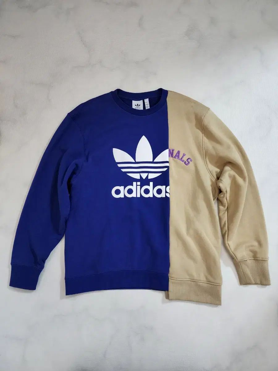 adidas(アディダス) モダン レトロ クルー 青 ベージュ 105