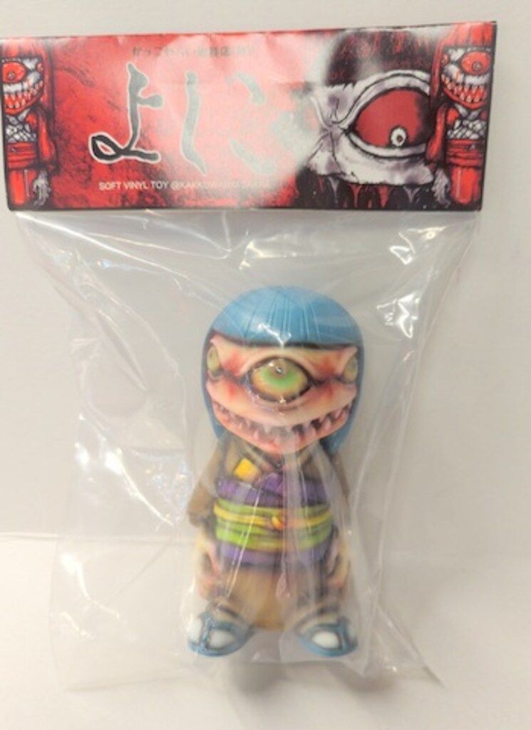 かっこわらい雑貨店 よしこ ブルーグレー髪/モカブラウン着物/黄緑帯