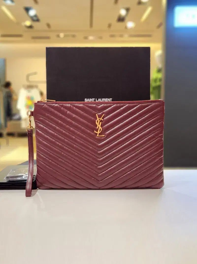 サンローラン シグネチャー タブレット ゴールド クラッチバッグ 559193