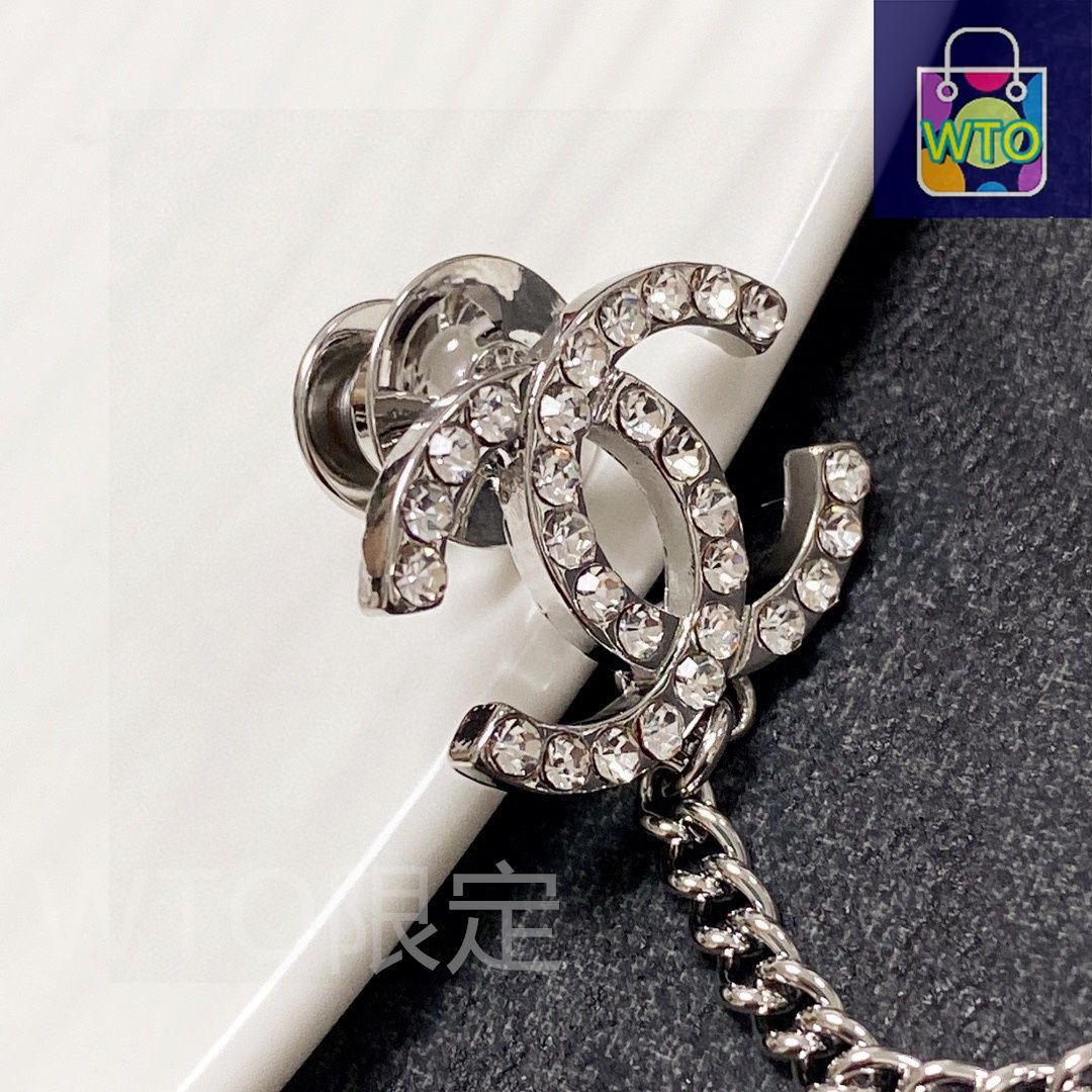 入荷情報♪CHANEL ホワイト×ブラック ブローチ CHANEL 2011年製 ギンガムチェックCCマークブローチ ブラック