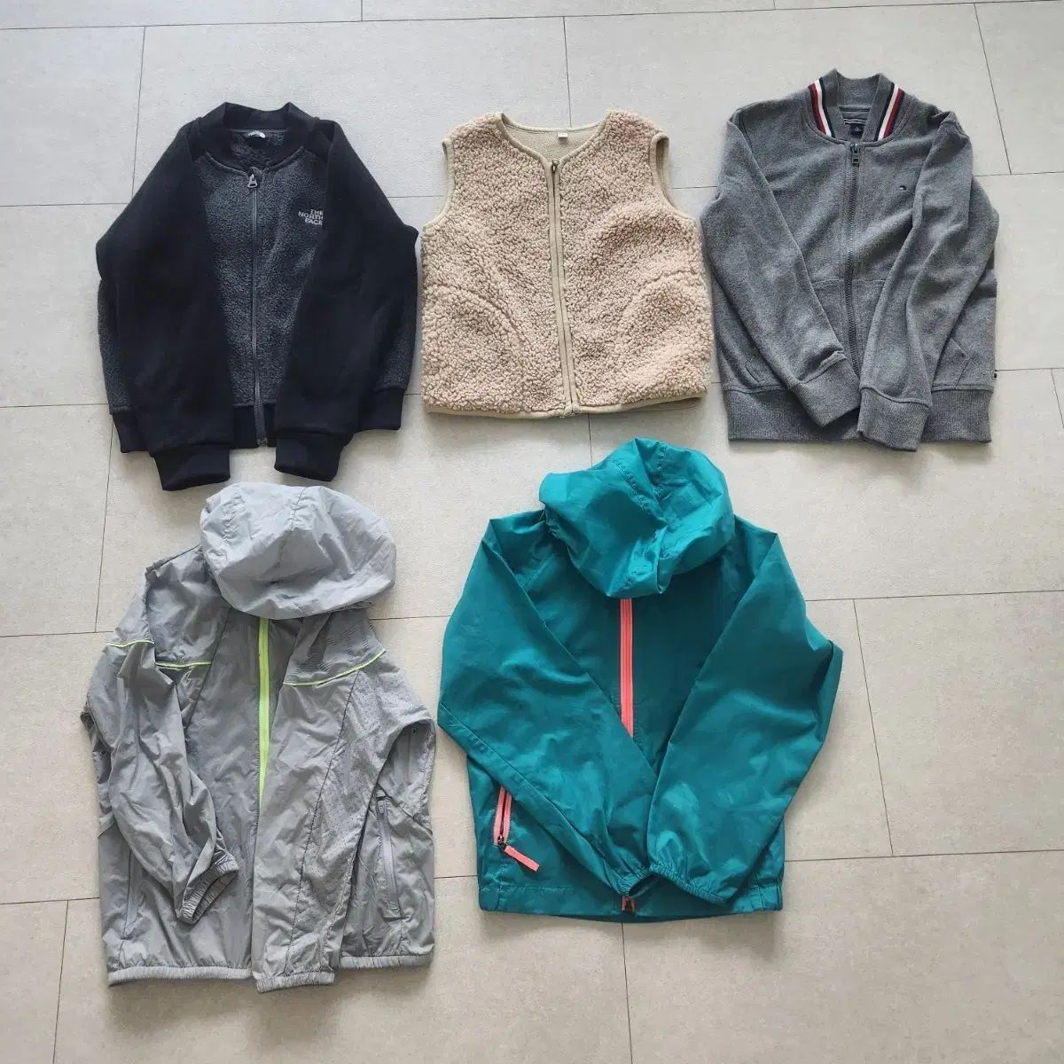 THE NORTH FACE ザノースフェイス Tommy Hilfiger トミーヒルフィガー NEPA ネパ ウィンドブレーカー ウィンタージャンパー ベストライト 120 ー 130 サイズ