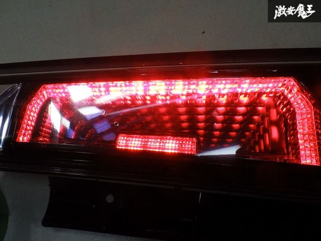 KOITO 220-69046  M900A TANK バックランプ KOITO 220-69046 M900A TANK バックランプ