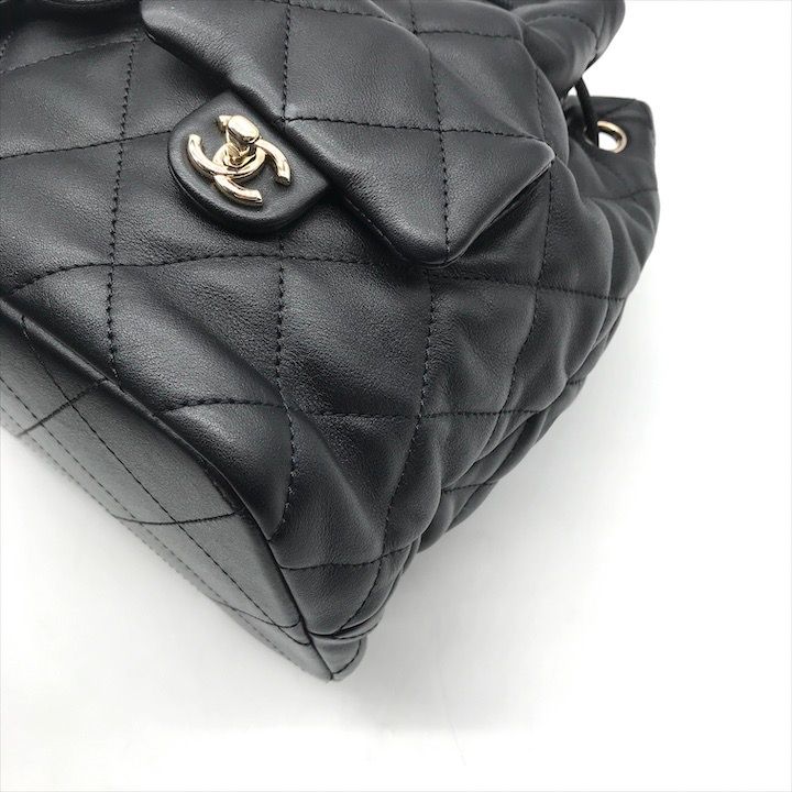 未使用品 CHANEL シャネル マトラッセ ラムスキン ココマーク 巾着