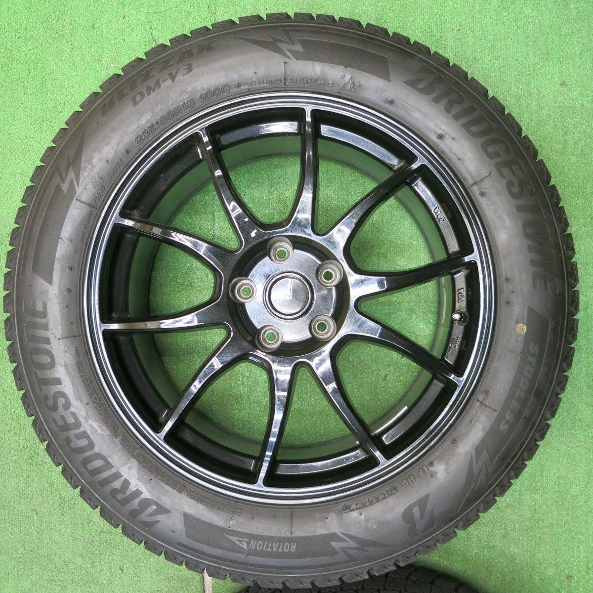 中古スタッドレス225/60R18ブリヂストン ハリアー、RAV4、X