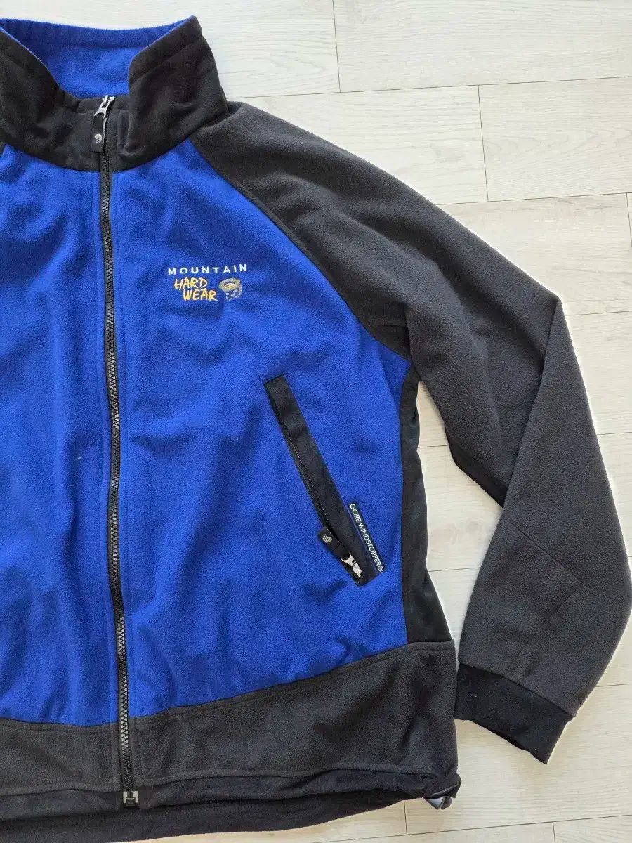 マウンテンハードウェア ブルー|ブラック