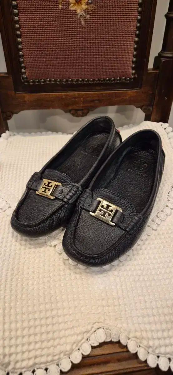 Tory Burch トリーバーチ 7M ネイビー ドライビングシューズ