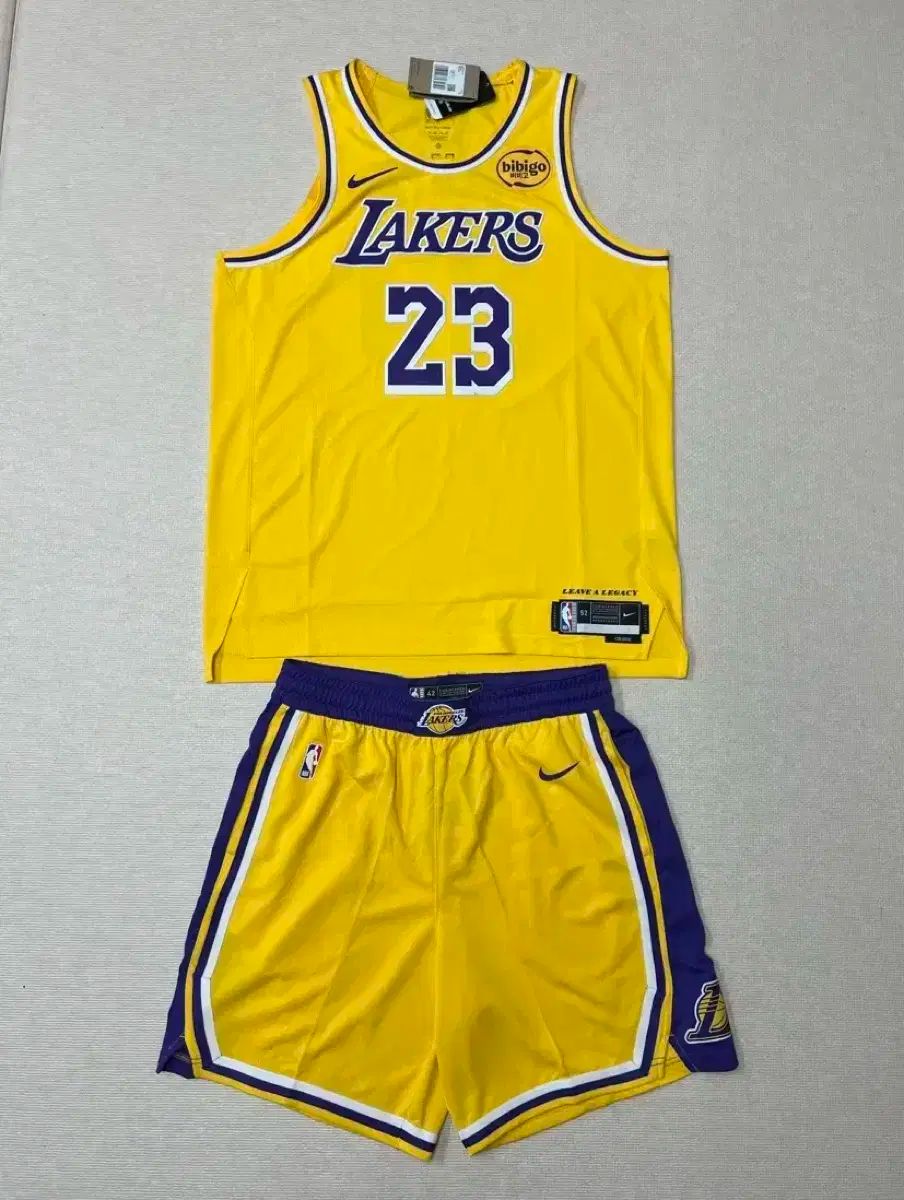 XL NBA レブロン ジェームス アイコン アセンティック ジャージ ＋ Swingman（スウィングマン） ショーツ