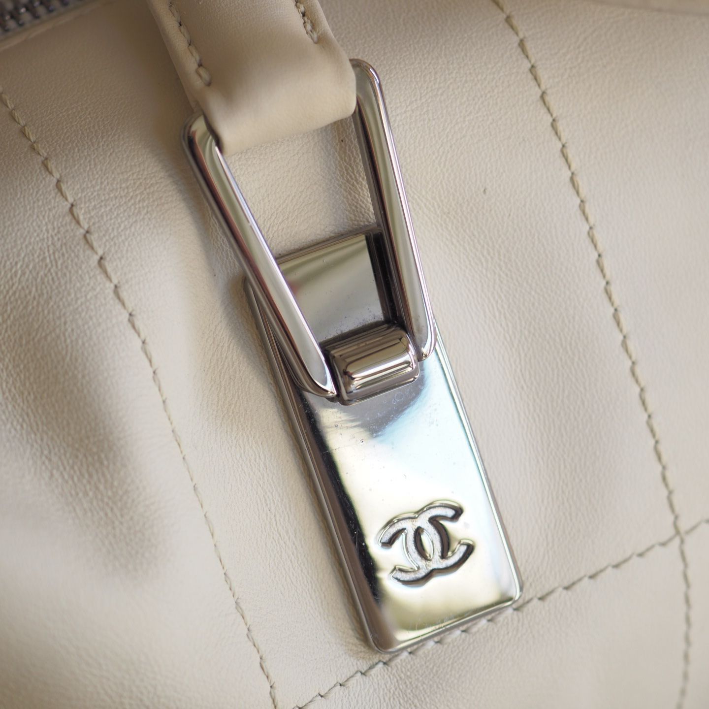 廃盤希少★ シャネル CHANEL チョコバー ボストン ハンドバッグ　白 廃盤希少☆ シャネル CHANEL チョコバー ボストン ハンドバッグ