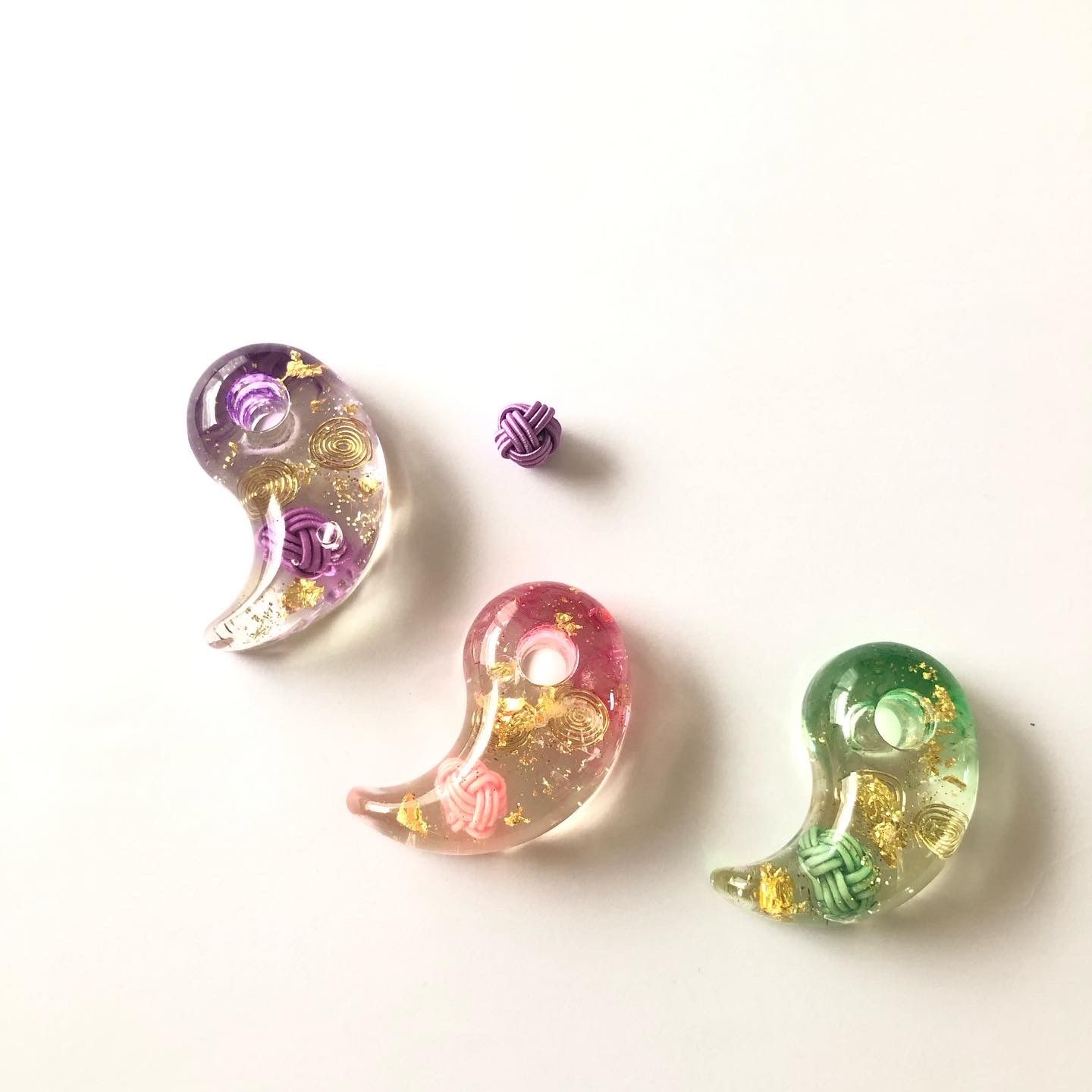 護身用　身代わり勾玉オルゴナイト 陰陽統合オルゴナイト勾玉：水の精霊 | Magatama Sinto shrine