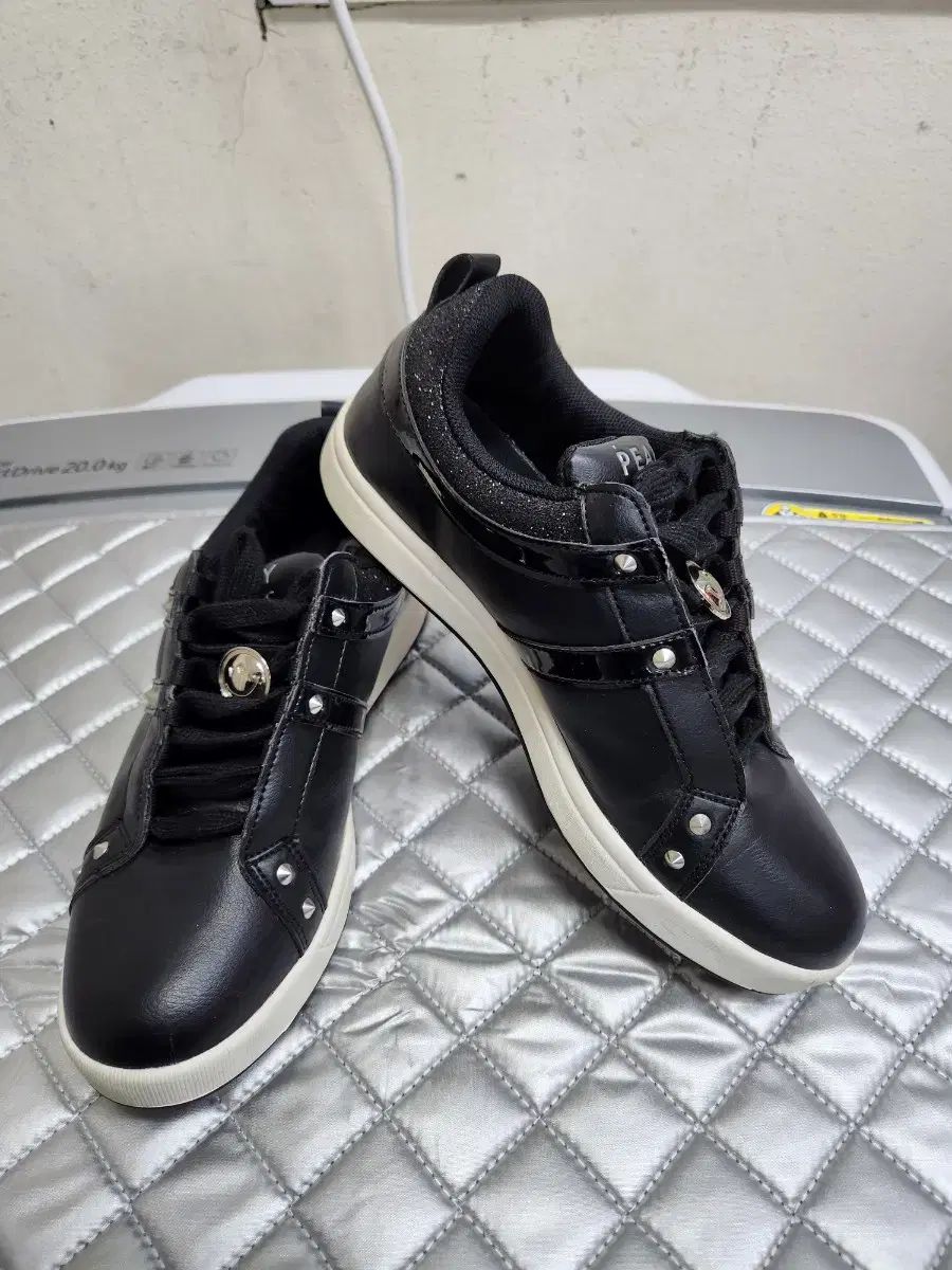 アディダスゴルフシューズ 23.5㎝ レディース アディダス ゴルフ