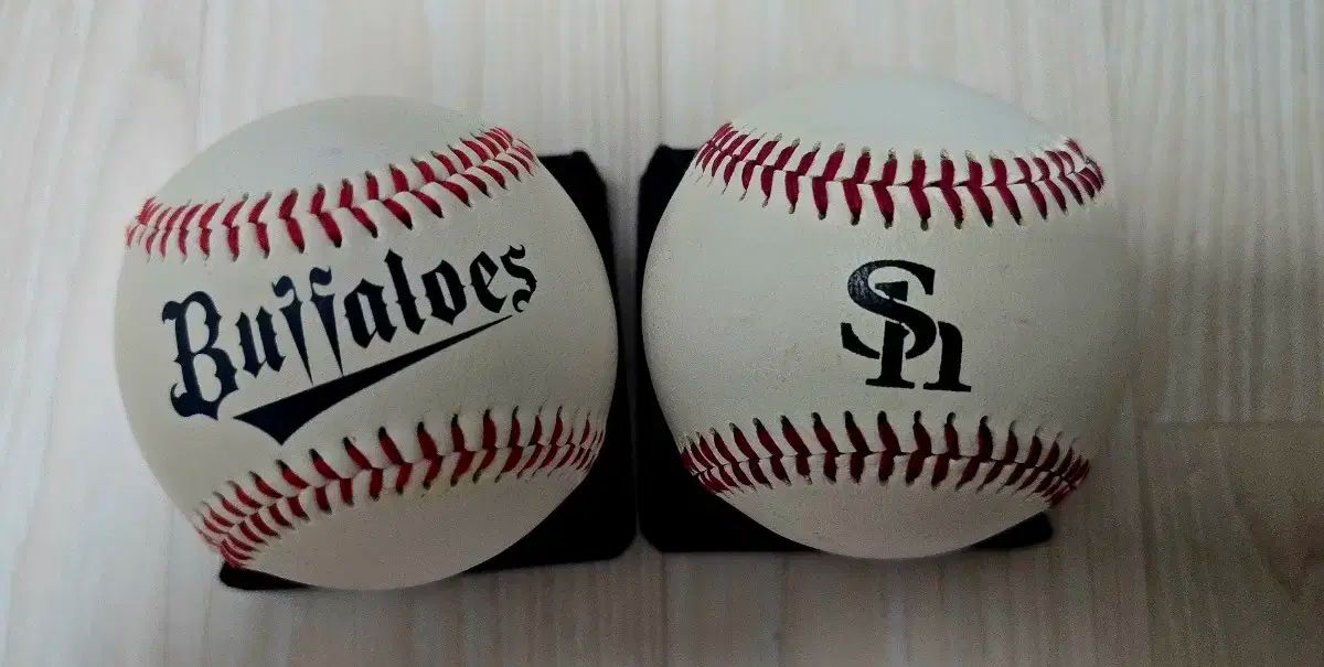 李大浩　イデホ　直筆サイン　ボール 元オリックス李大浩 直筆サインボール(カード+台座セット