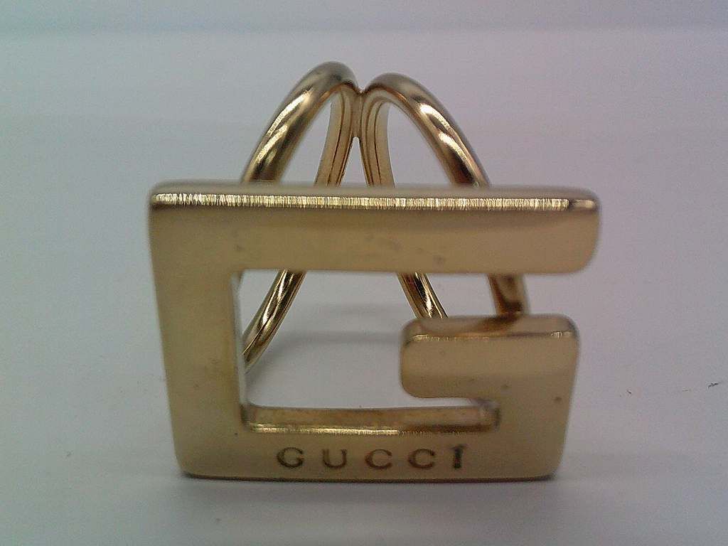 新品未使用✨GUCCI グッチ　スカーフリング　ゴールド　ロゴ刻印　スカーフ留め GUCCI GUCCI グッチ インターロッキングG スカーフリング