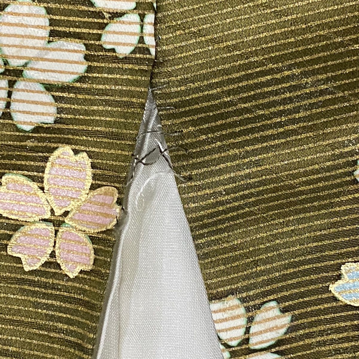 振袖 身長157-172cm 抹茶 正絹 振袖 身丈162cm 裄丈62.5cm S 袷 梅 竹 金糸 金彩 茶緑色 正絹