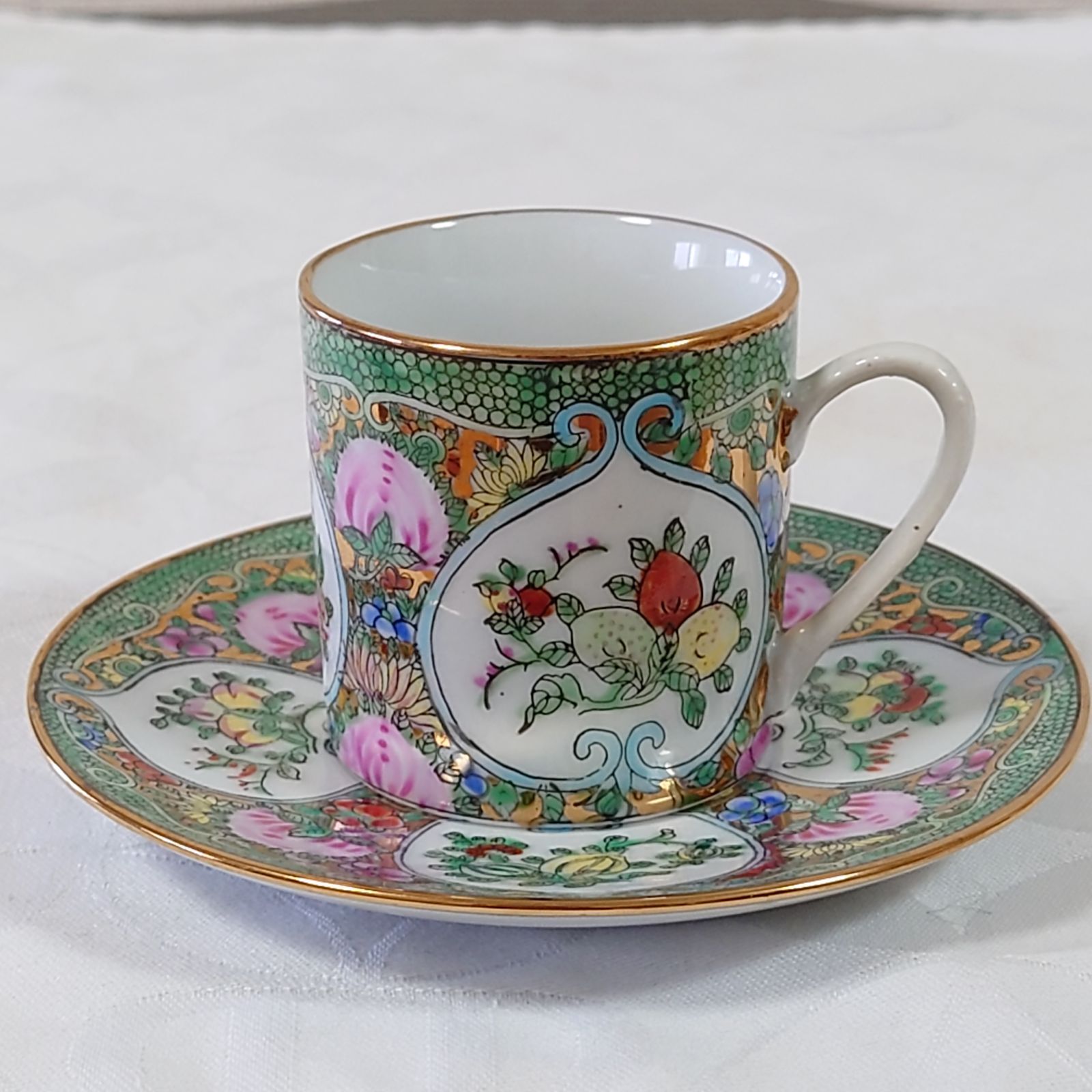 美品アンティーク中国芸術品中国廣彩手描き金彩桃蝶花柄デミタスカップ 