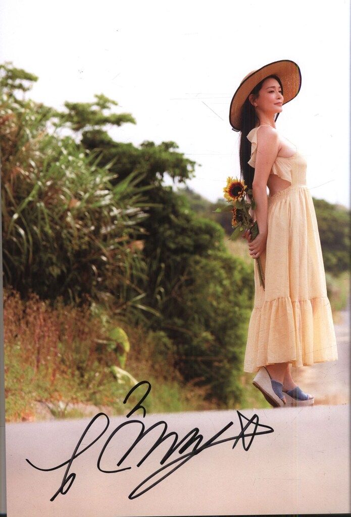 サイン入り 橘メアリー 橘メアリー写真集 - メルカリ