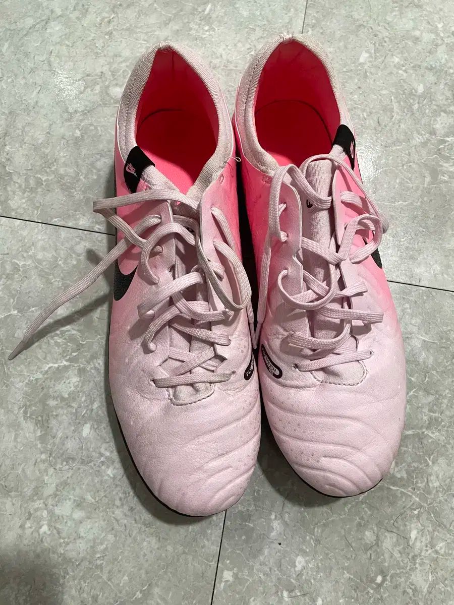 ナイキ ティエンポ サッカーシューズ 290 10 8