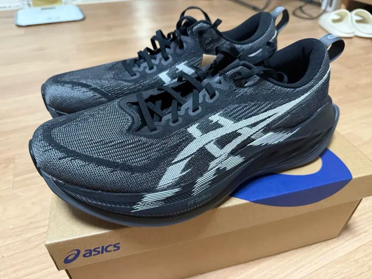 Asics アシックス スーパーブラスト 2 黒 285