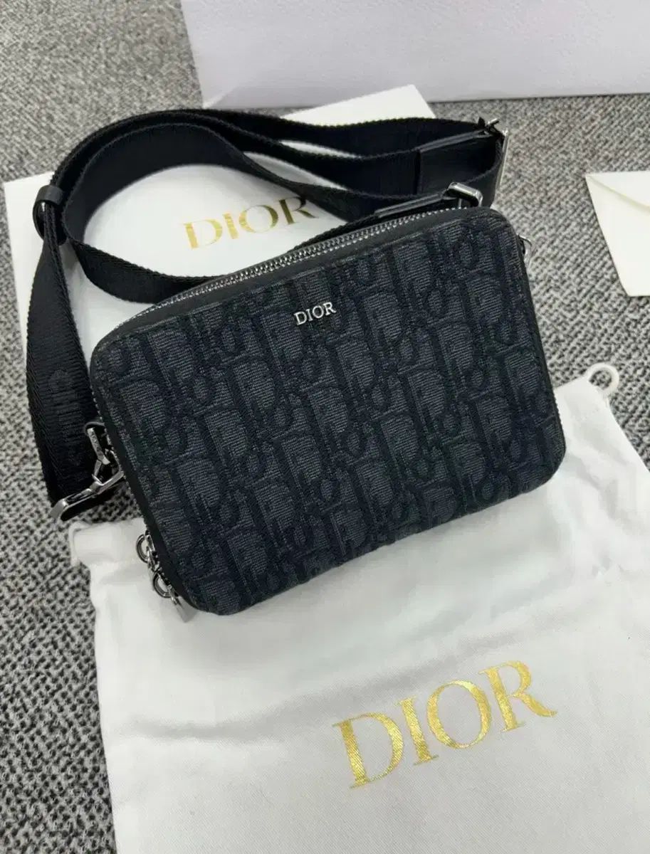 Dior ディオール ショルダー ストラップ ポーチ ブラック オブリーク ジャカード