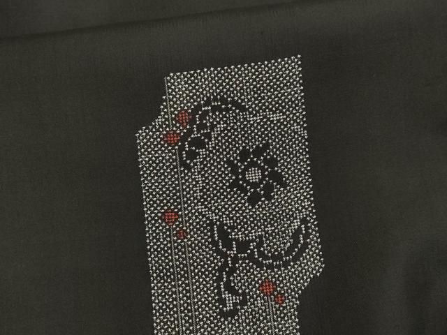 平和屋着物○本場大島紬 7マルキ 泥染め 破れ色紙吉祥文 正絹 逸品 未  