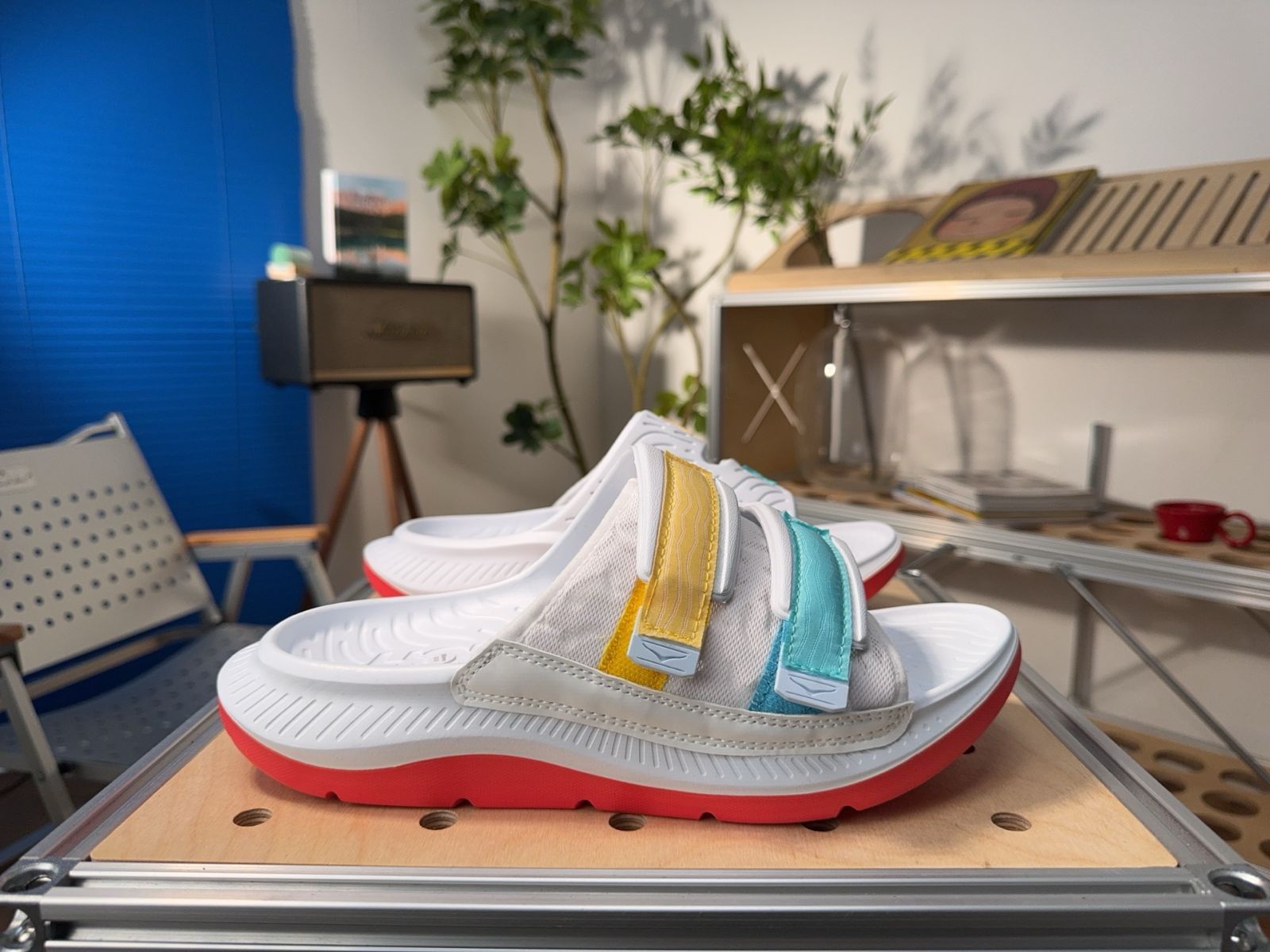 HOKA ONEONE ホカオネオネ ORA LUXE スリッポン サンダル ファッショナブルなスリッパ ファッション 大気 耐摩耗性です 気楽さ スリッポン ホワイト べにいろ 送料無料