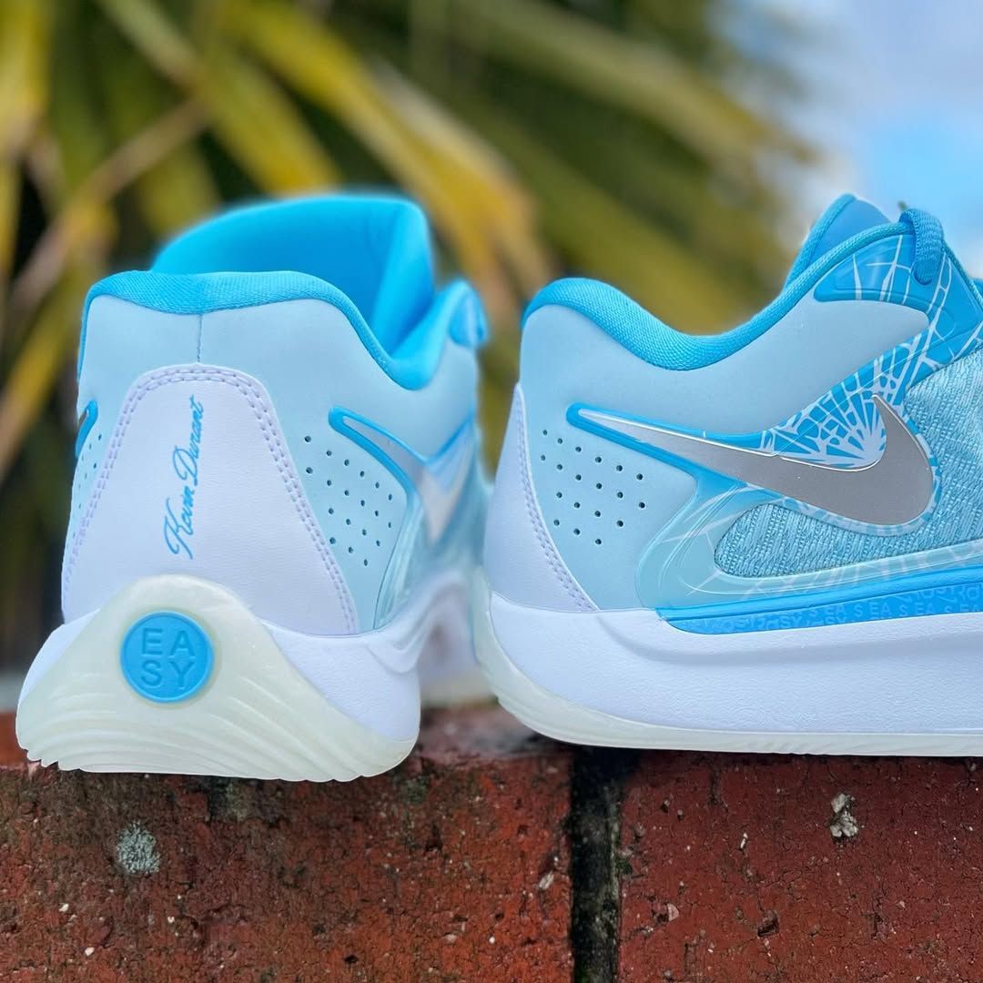 NIKE KD 17 'CHRISTMAS' ナイキ ケーディ 17 ケビン デュラント