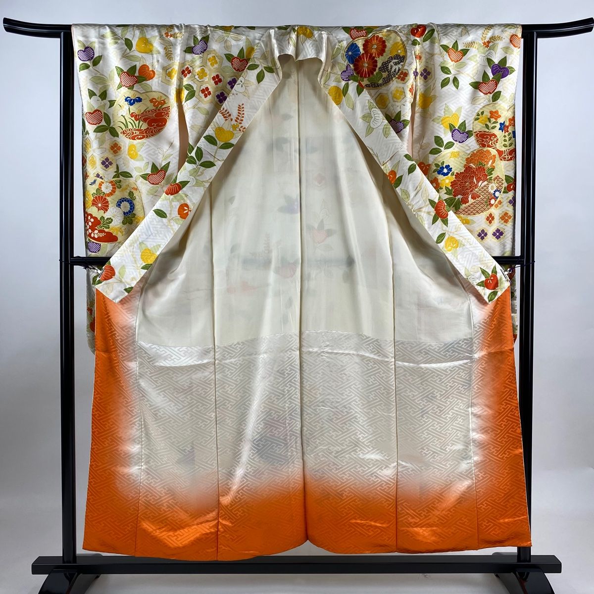 振袖 身丈156.5cm 裄丈63cm S 袷 団扇 牡丹 金糸 金彩 クリーム
