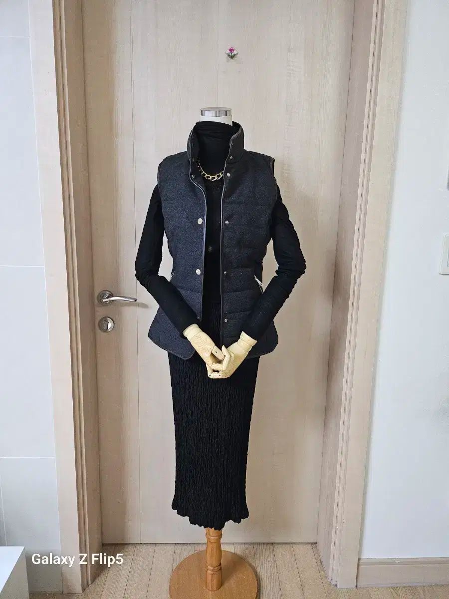 マッシモドゥッティ ベスト ダウン