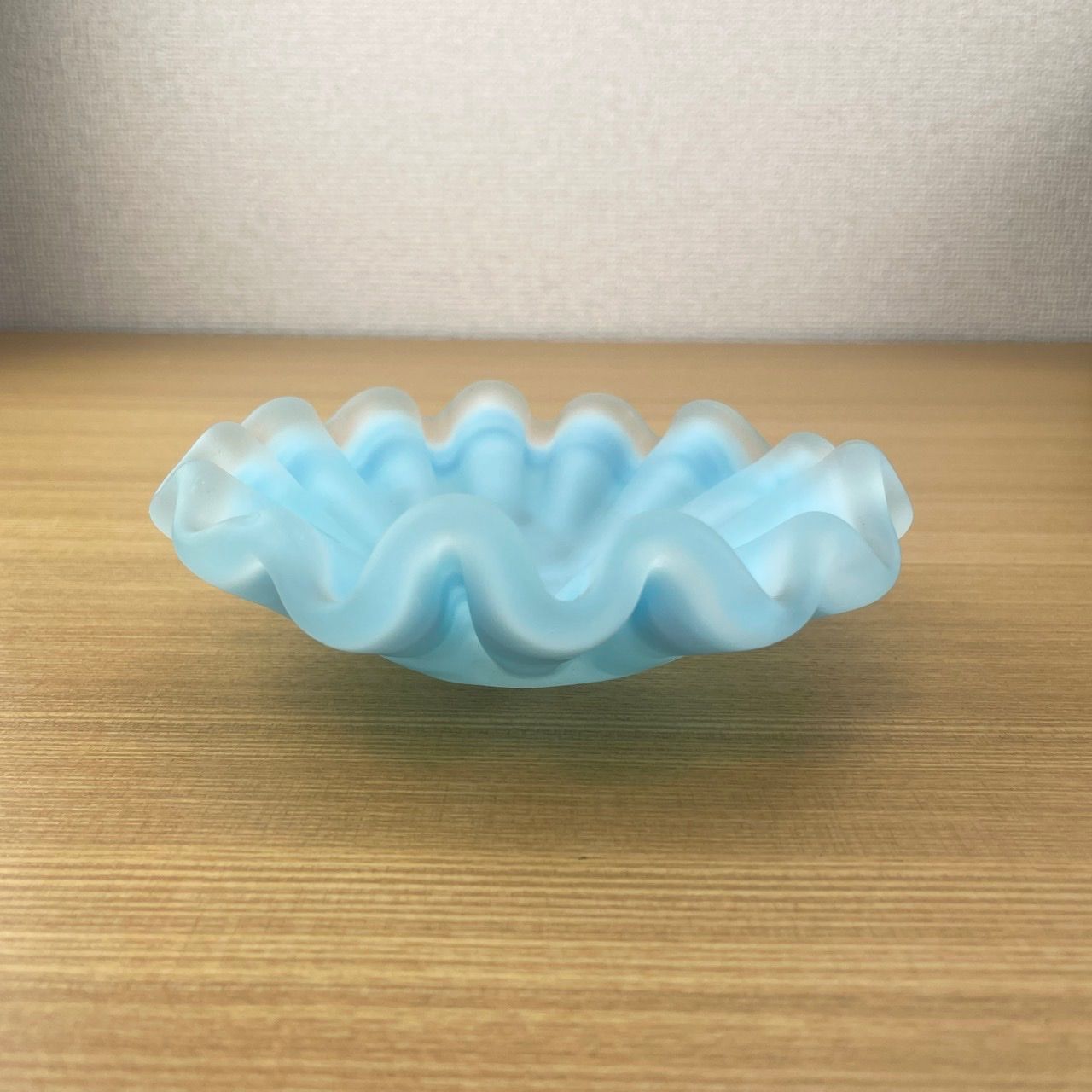 藤田喬平作 貝皿 手吹きガラス Sold Out】藤田喬平「手吹貝皿（青）」 | アトリエウチノ