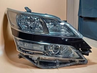コーティング済 ヴェルファイア GGH25W 右ヘッドランプ・ヘッドライト  