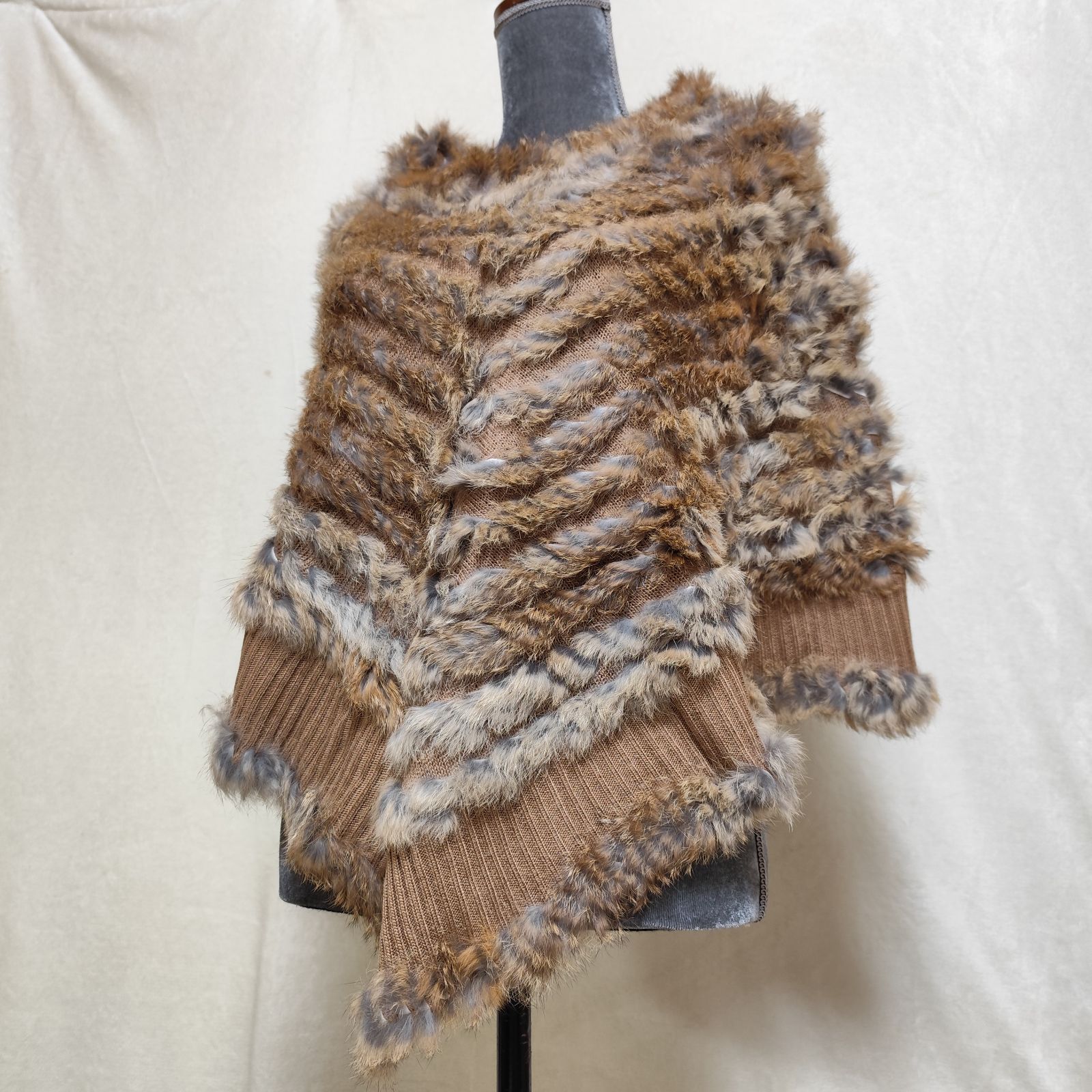 美品　ポンチョ　ケープ　毛皮　リアルファー　ラビット　ブラウン 33l14 本毛皮 ラビットファー 耳付きフード ポンチョ ケープ サイズF