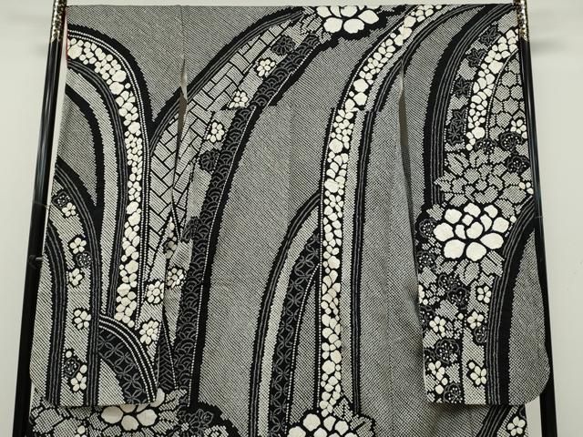 総絞り 流線花文