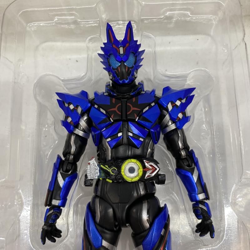 中古】開封・箱傷み)S.H.Figuarts 仮面ライダーバルカン ローンウルフ