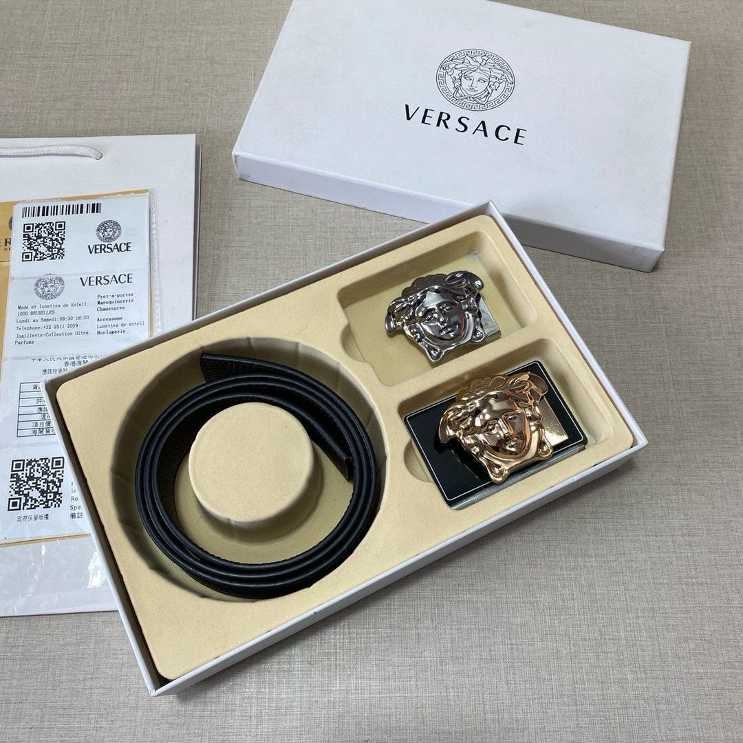 【新品未使用】VERSACE ヴェルサーチェ　8cmプレート2枚セット ヴェルサーチェラグジュアリー ベッドリネンコレクション
