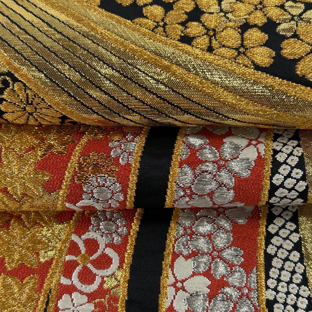袋帯 秀品 振袖向き 束ね熨斗 草花 金銀糸 箔 金色 六通 正絹